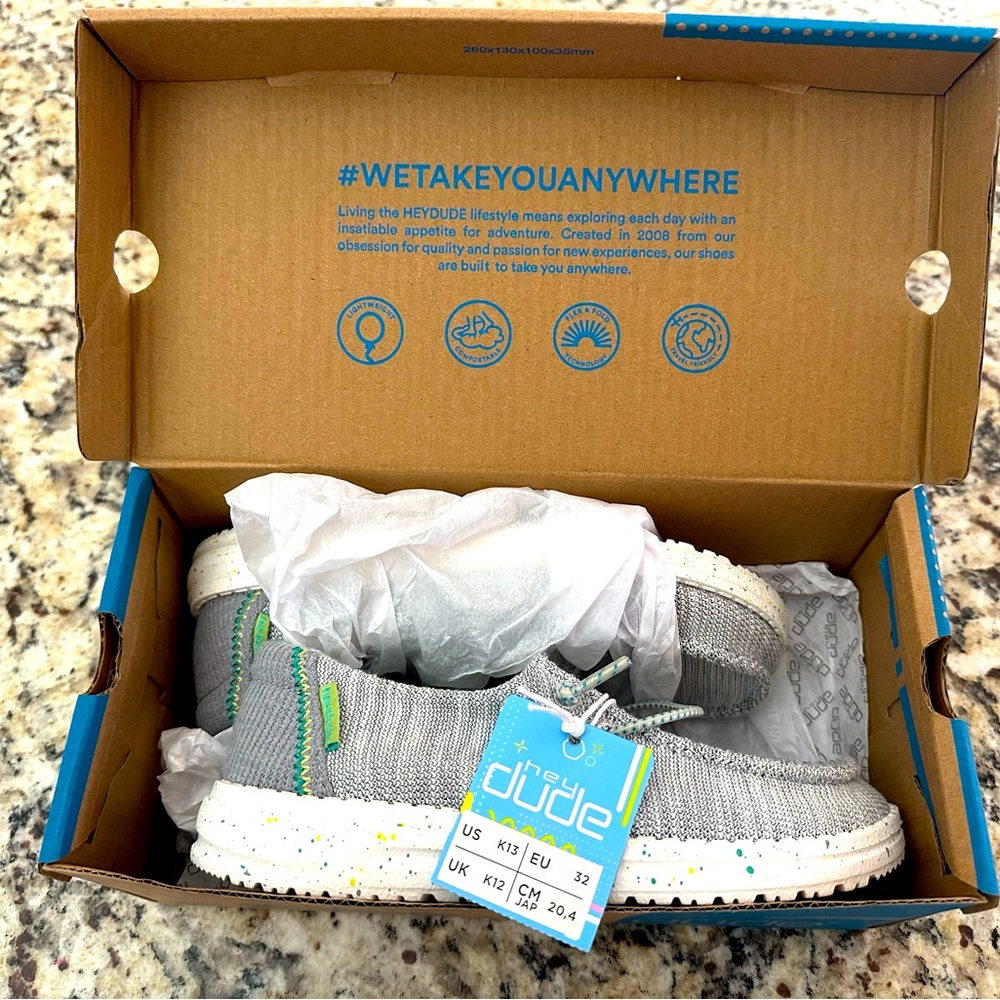 Hey Dudes Kids 13. NWT. Style is Wendy stretch pearl river.